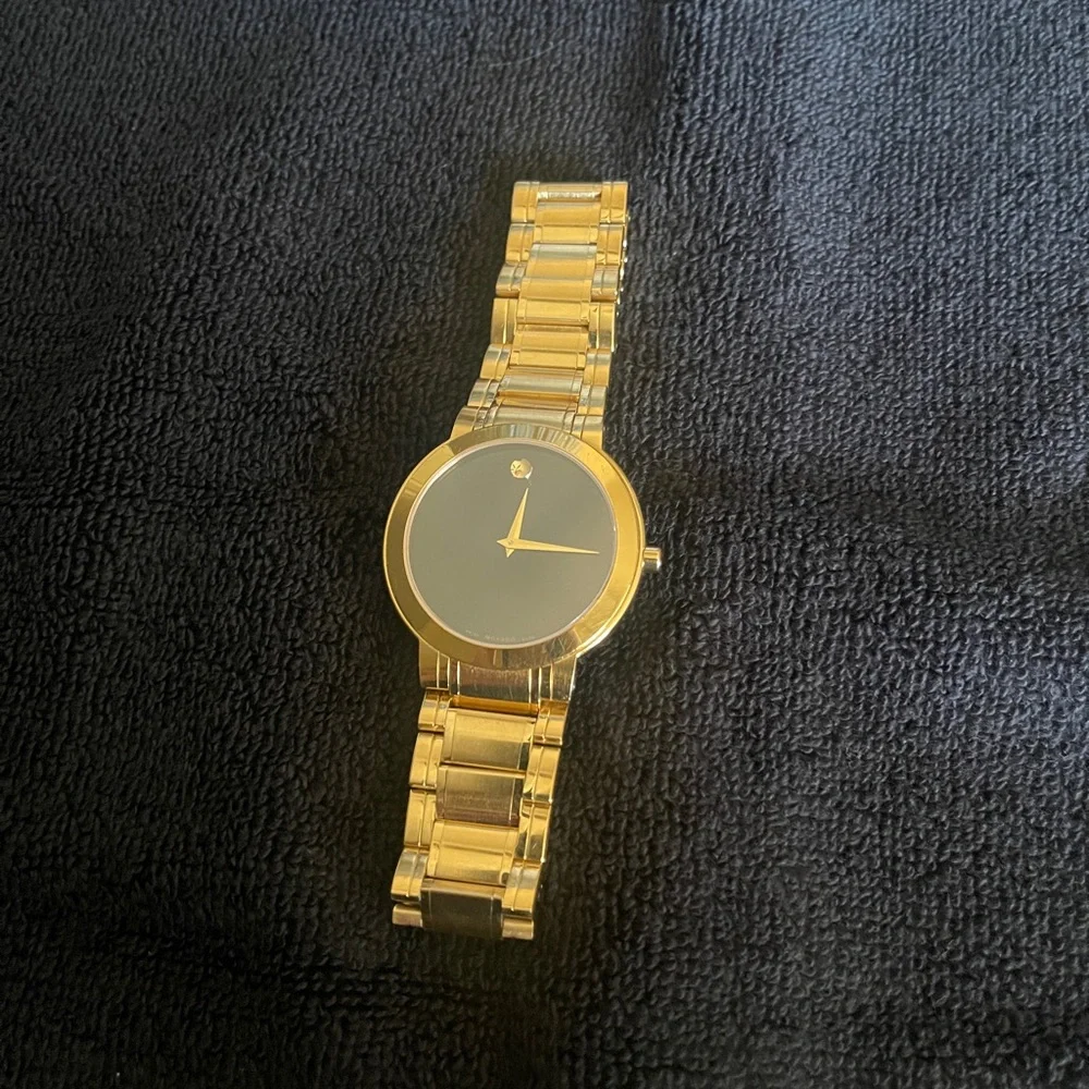 Movado mens 38mm museum watch - Picture 10 of 11